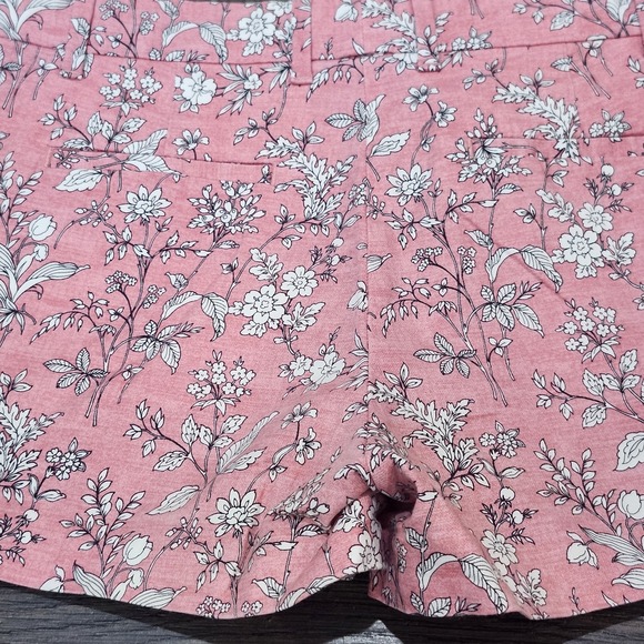 Gap Summer Shorts Pink Floral Print Size 2 Regular Mid Rise Stretch Cotton Blend - Picture 7 of 7